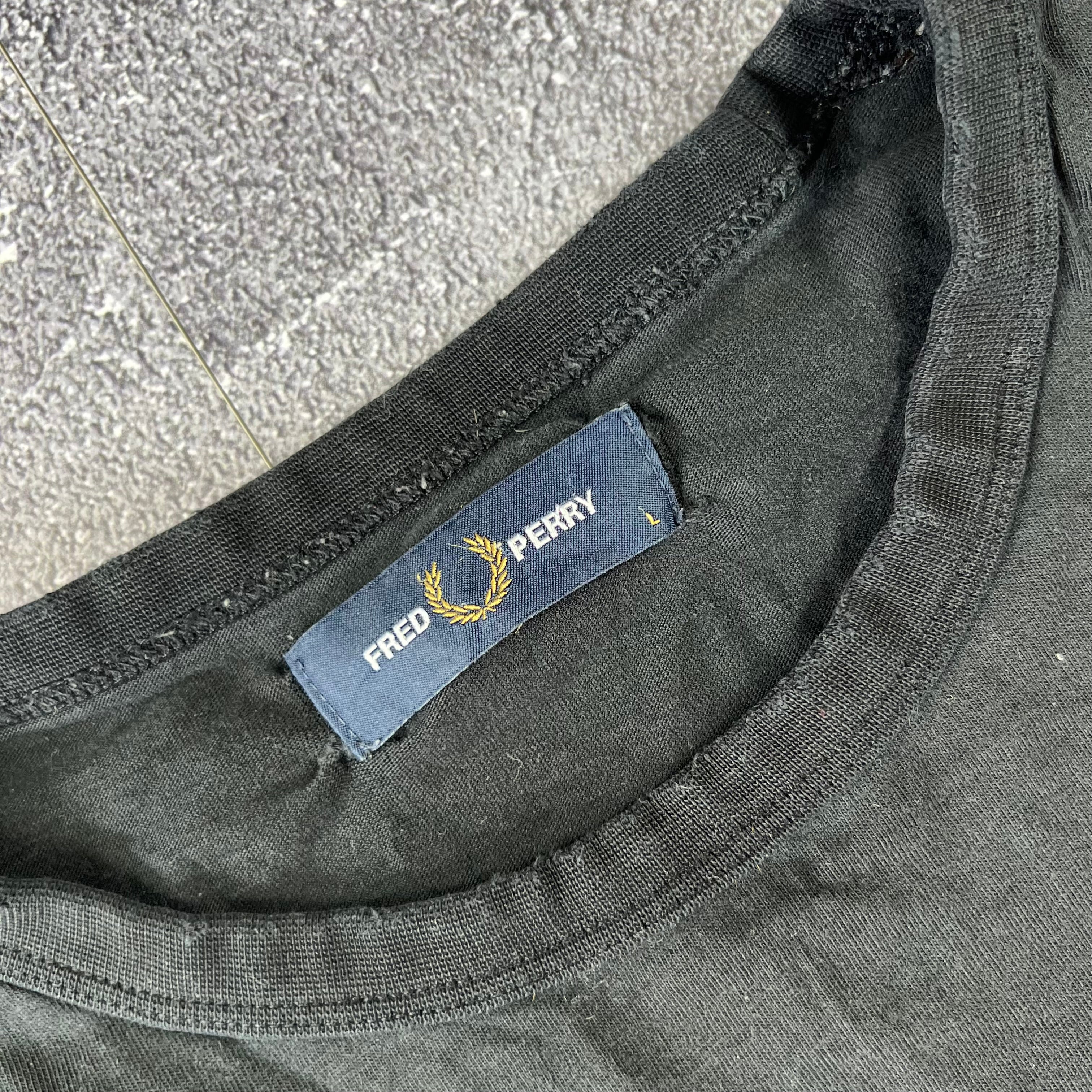 Fred Perry Tshirt (L)