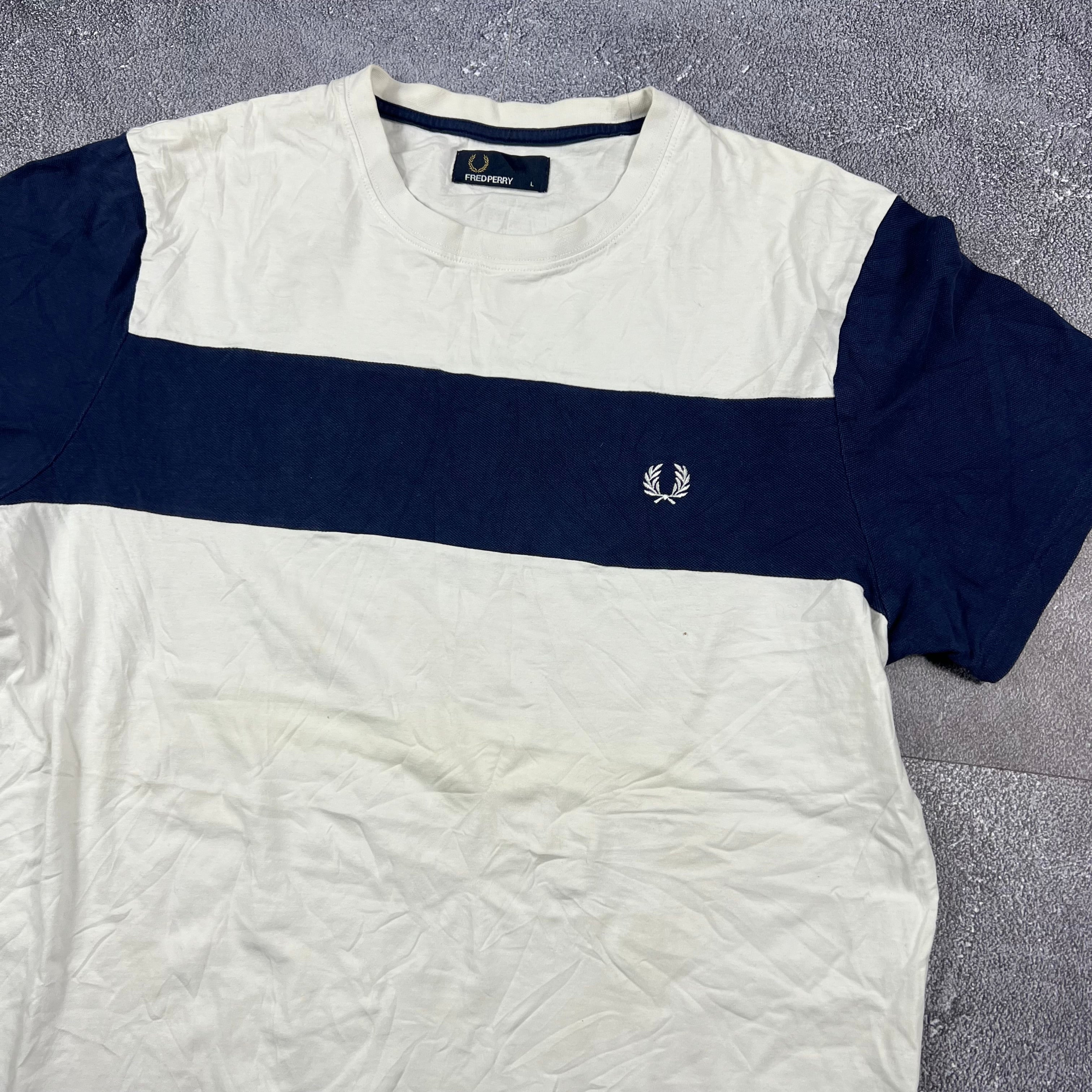 Fred Perry Tshirt (L)