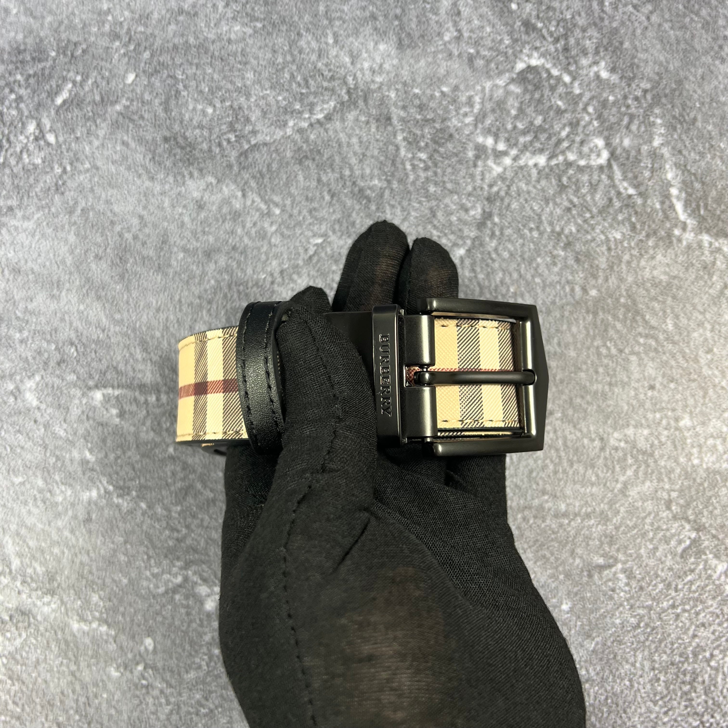 Burberry Gürtel Schwarz (110cm)