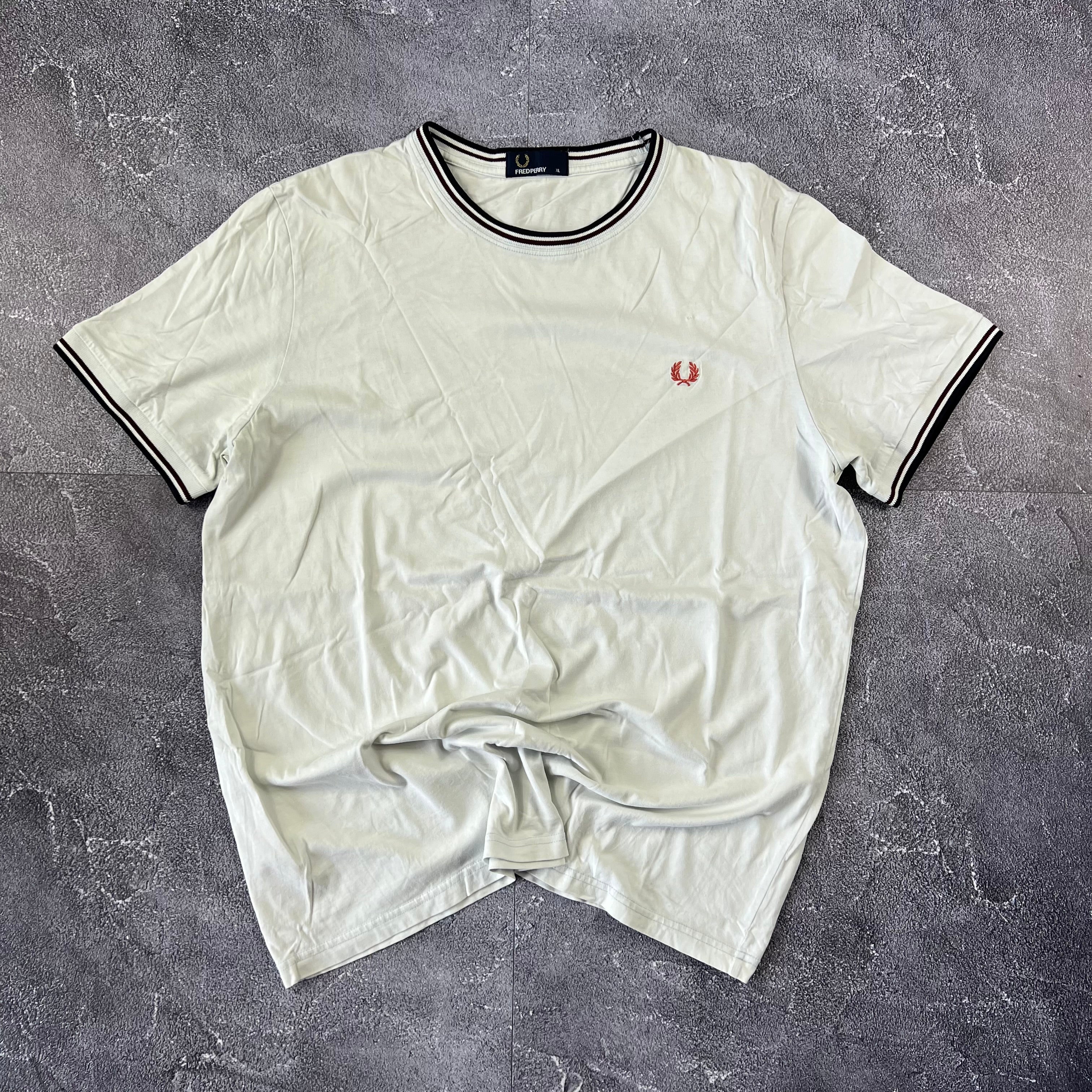Fred Perry Tshirt (XL)