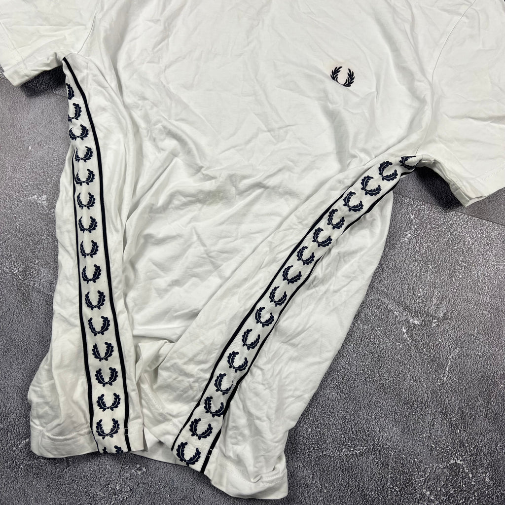Fred Perry Tshirt (L)