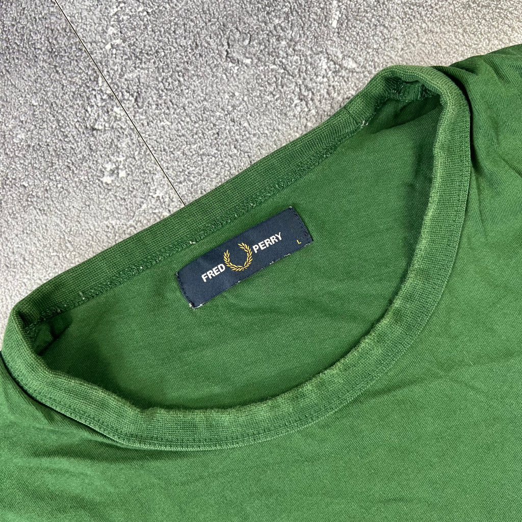 Fred Perry Tshirt (L)
