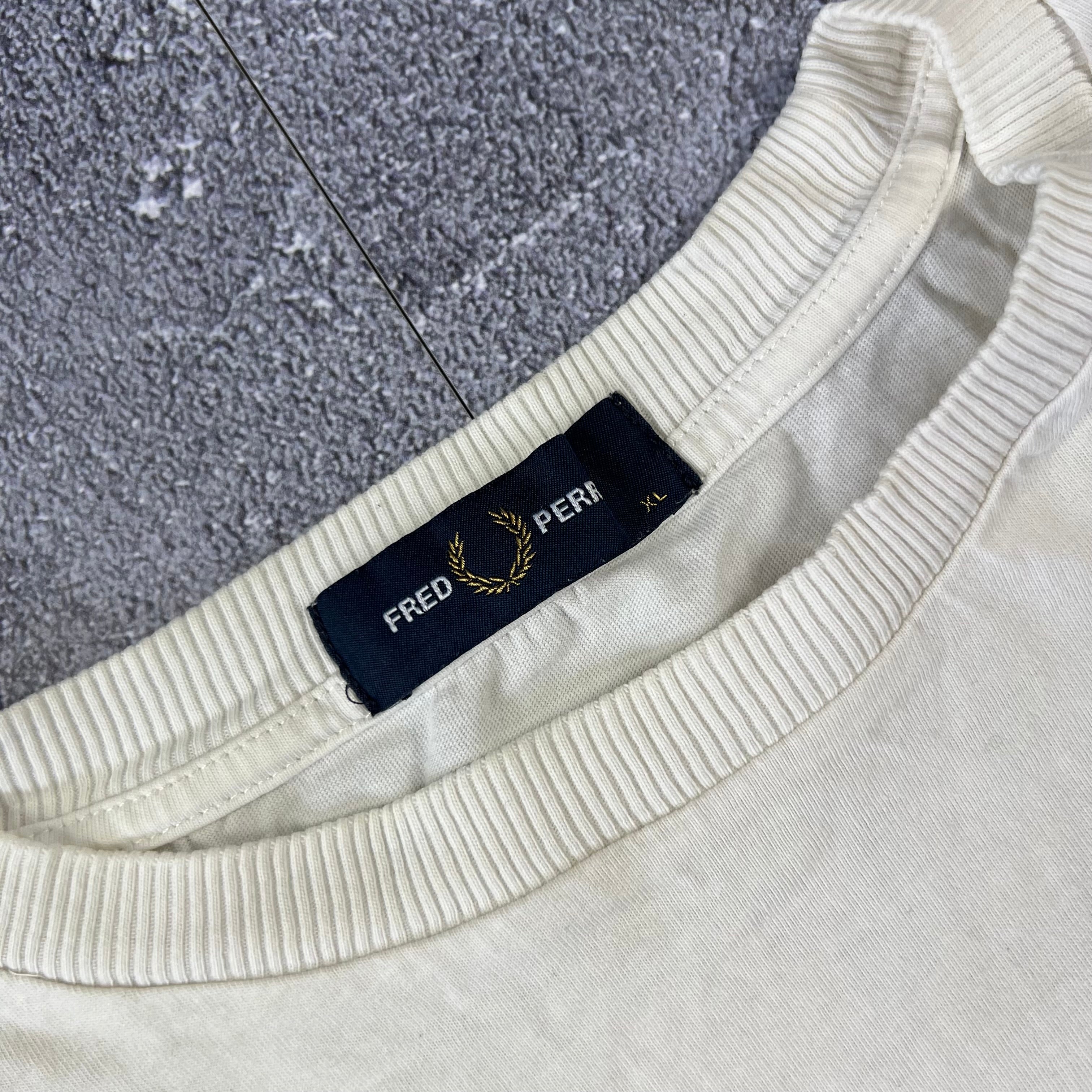 Fred Perry Tshirt (XL)