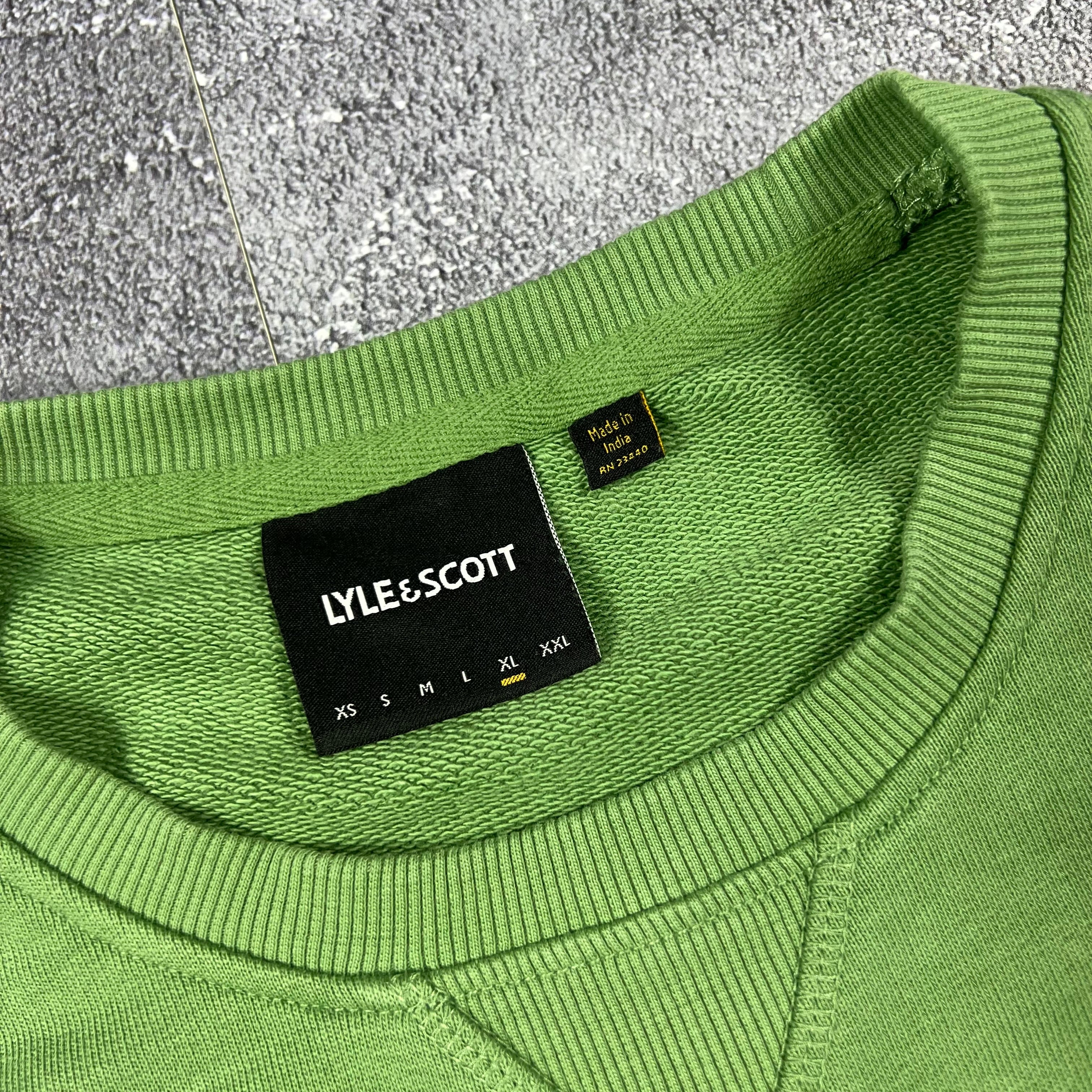 Lyle Scott Sweater (XL)