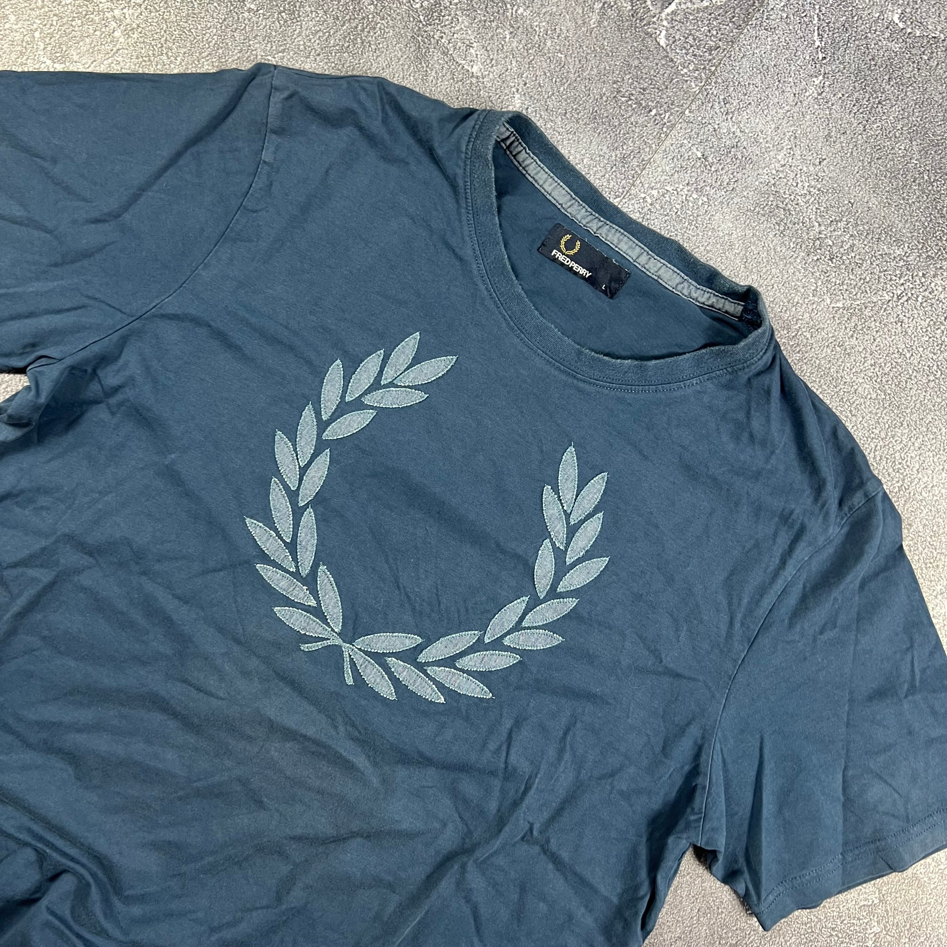 Fred Perry Tshirt (L)