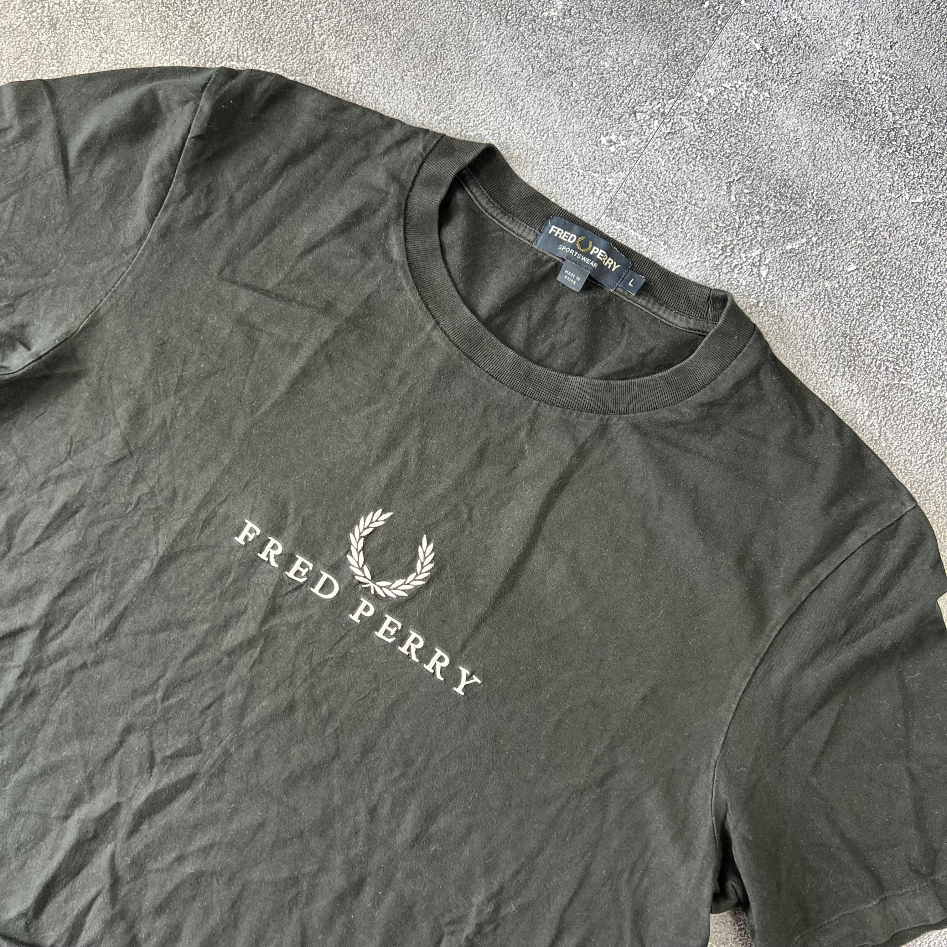 Fred Perry Tshirt (L)