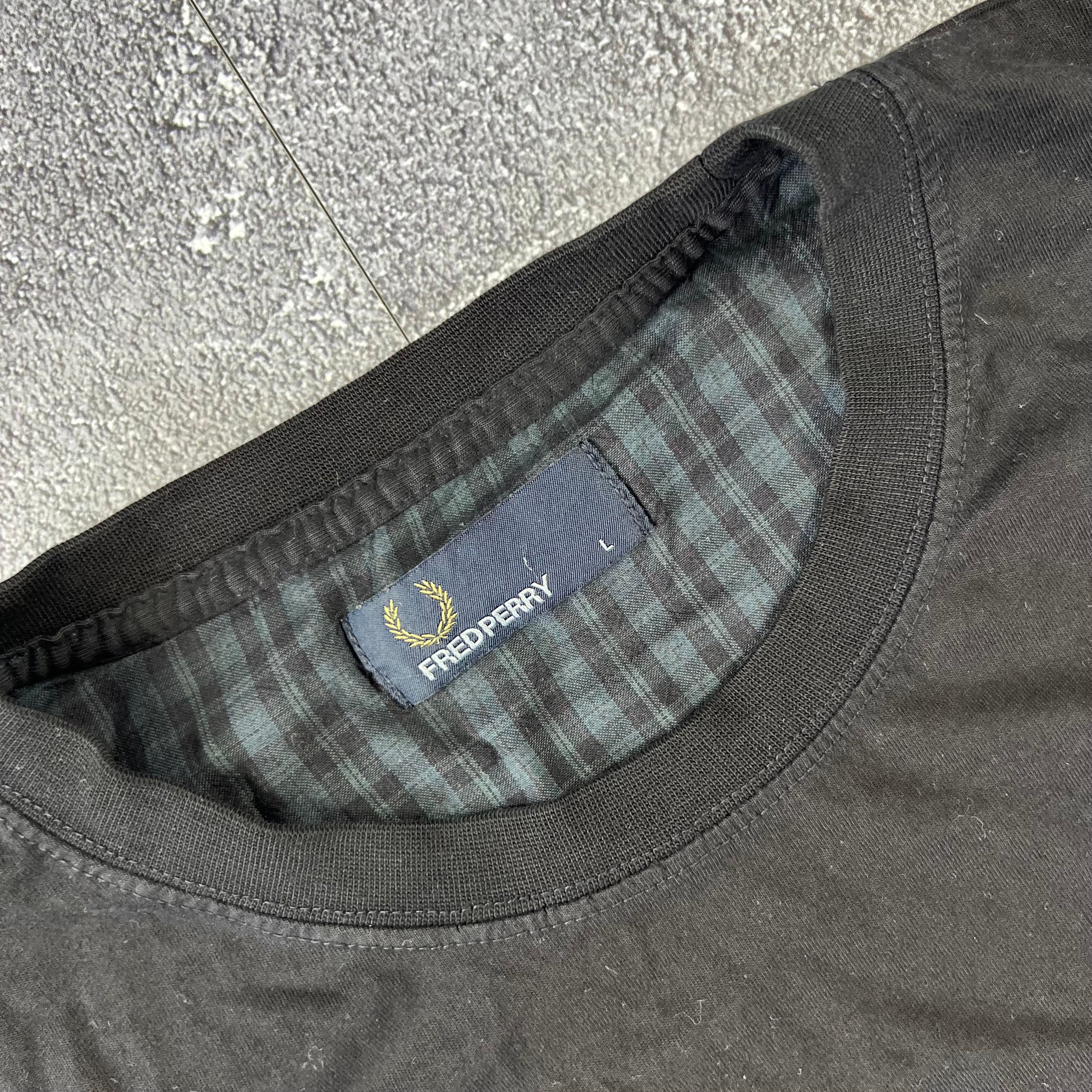 Fred Perry Tshirt (L)